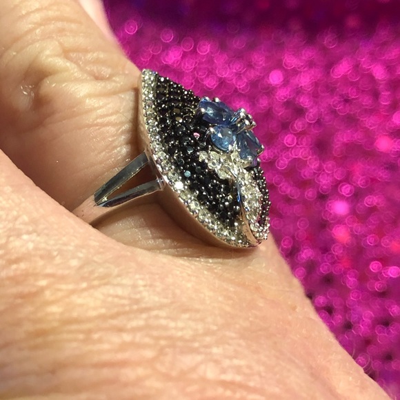 Black Spinel and Sapphire Sterling Silver Ring - Picture 3 of 8